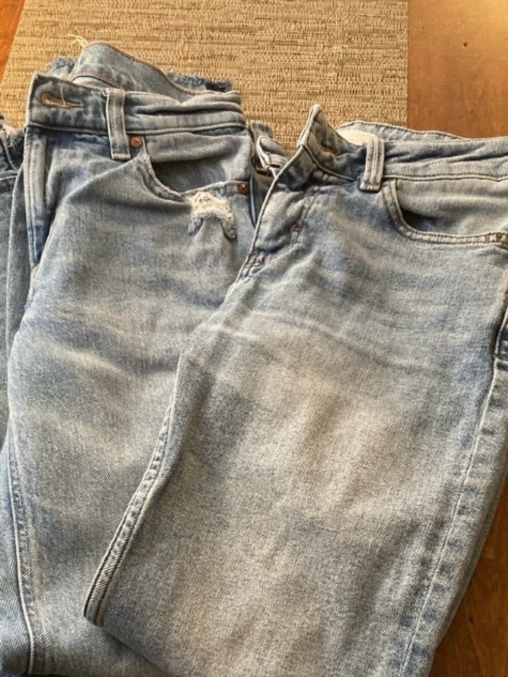 2pairs of jeans American Eagle &Zara